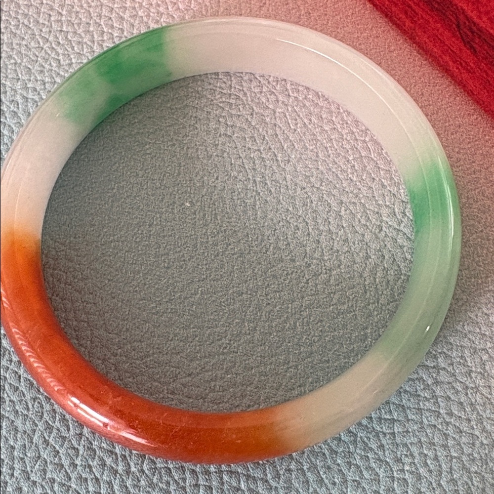 New Natural Solid Stone Green Bangle - Picture 2 of 7